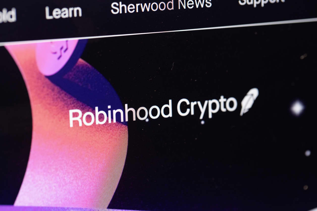 Robinhood’s stock is now trading almost exactly like bitcoin — but it really shouldn’t be