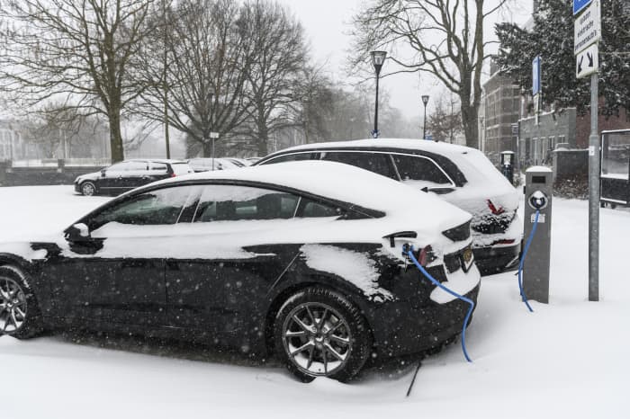 Model 3 deals cold weather range