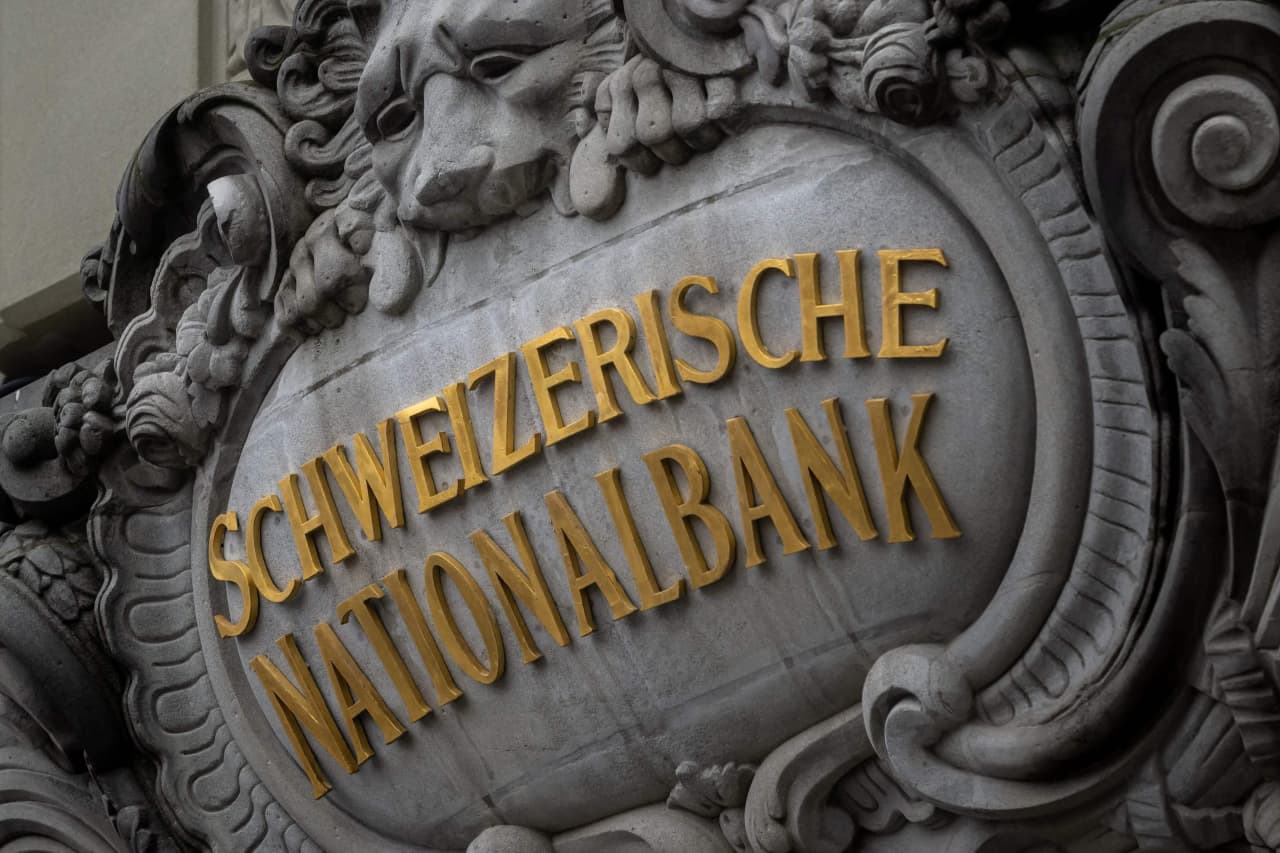 Swiss National Bank Estimates It'll Record $143 Billion Loss - MarketWatch