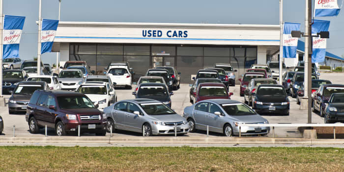 Used car values are dropping. Here s when forecasters expect