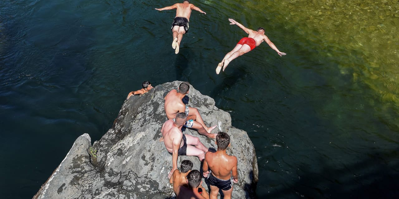 Wall Street’s ‘fear gauge’ flashes warning that stocks might be headed off a cliff