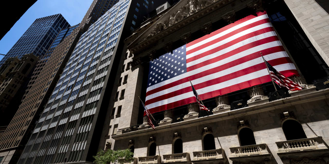 U.S. stock futures signal further losses amid resurgent recession fears