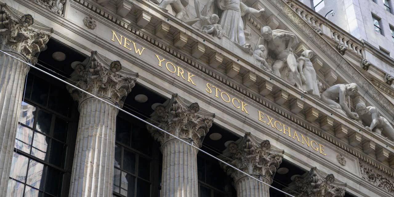 Dow, S&P 500 se encaminan a pérdidas consecutivas a medida que aumentan los rendimientos de los bonos, discurso duro de los funcionarios de la Fed