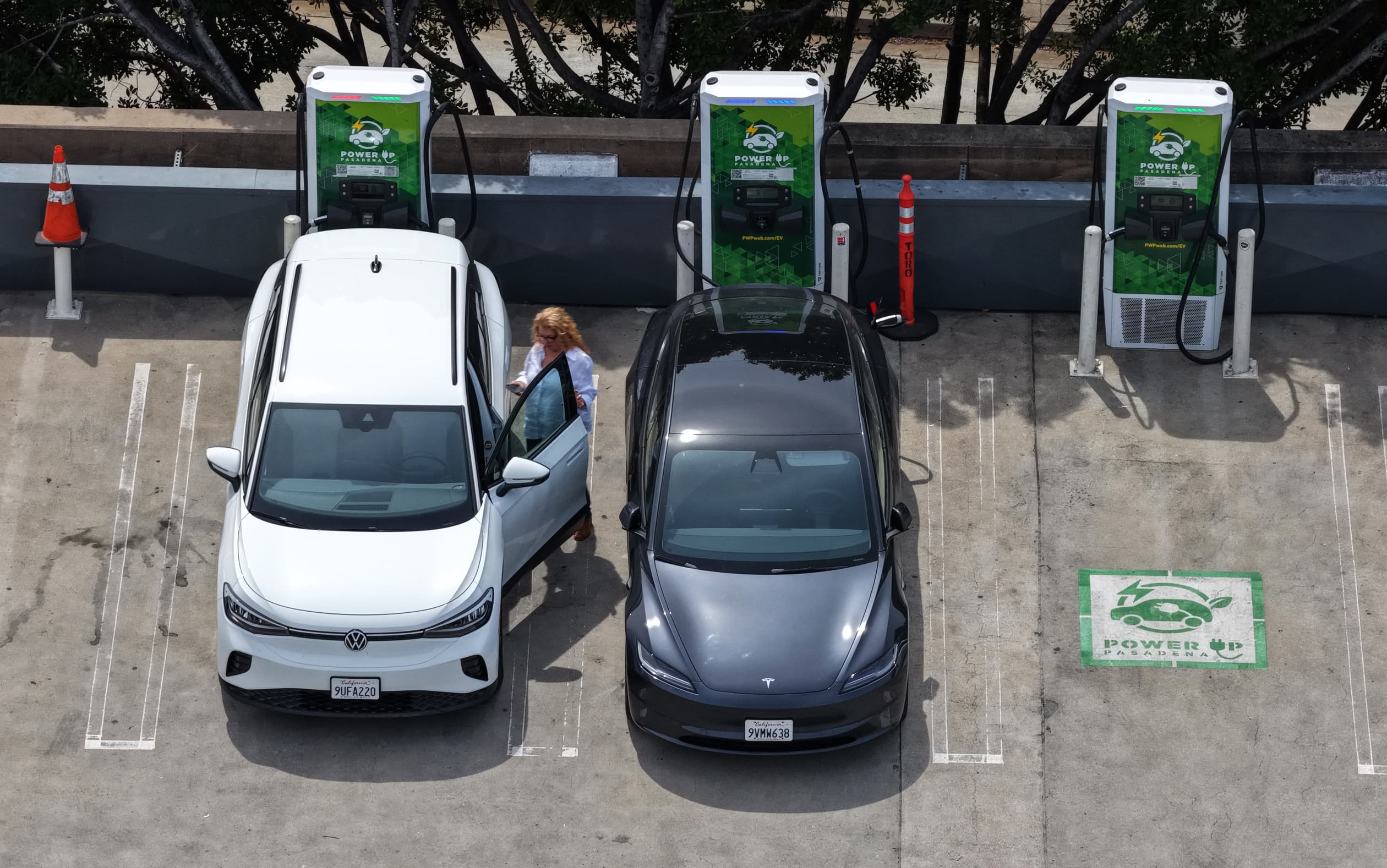 汽車巨頭聯手解決電動車充電難題
