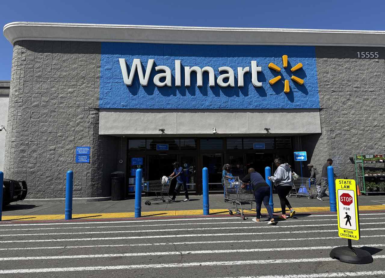 Walmart concedes ‘magnitude of tariffs’ will push prices up soon