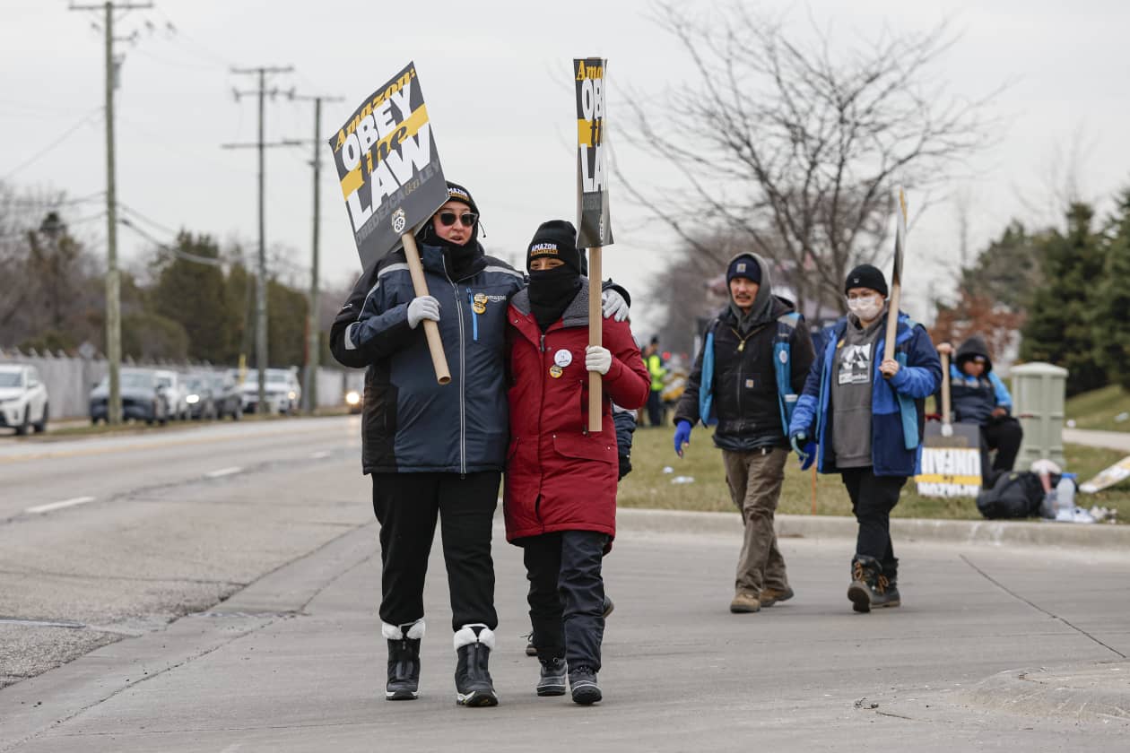 As Teamsters go on strike, Amazon and its investors are trying to shrug ...