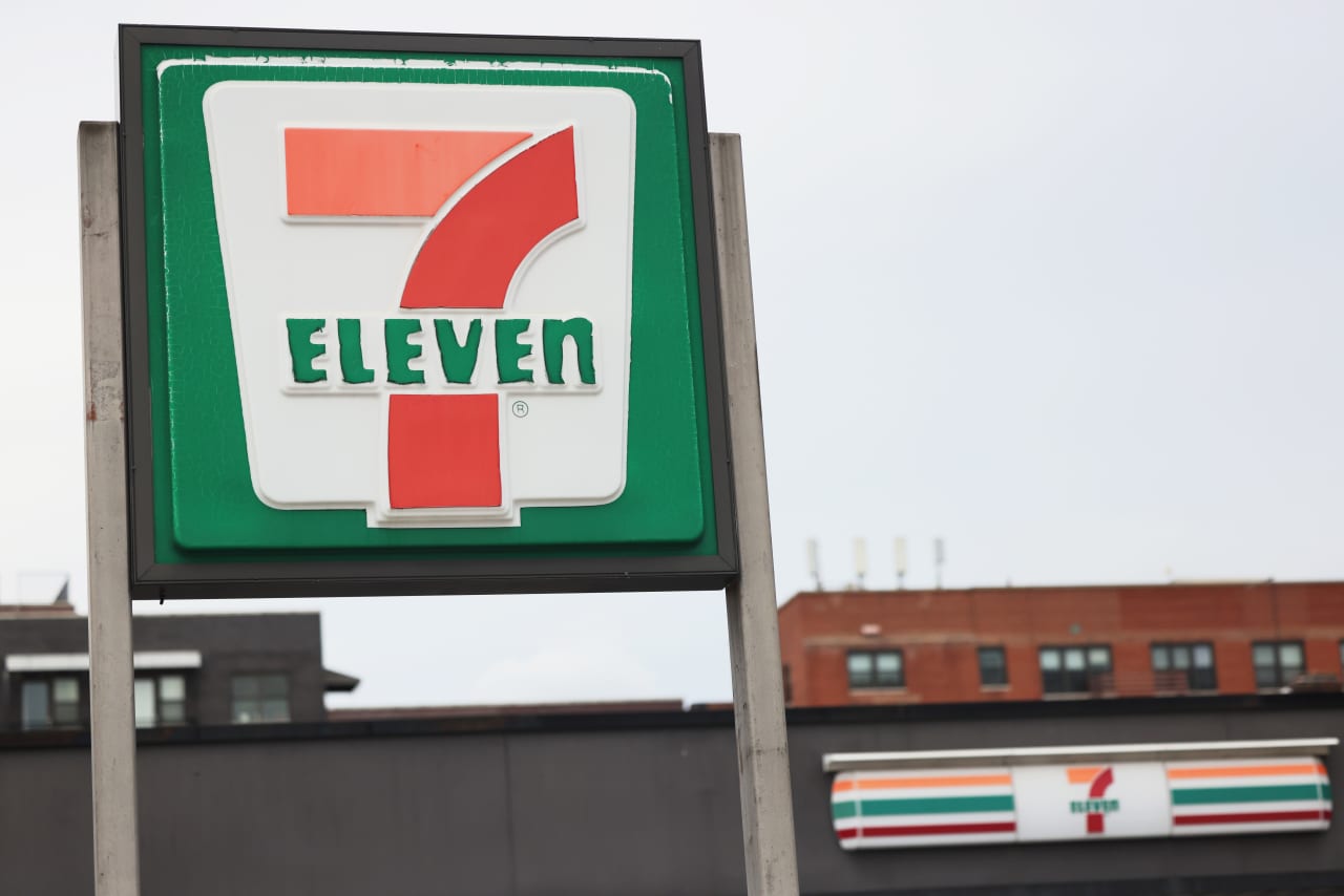 7-Eleven buys 204 stores in West Texas, New Mexico, and Oklahoma from Sunoco for $1B