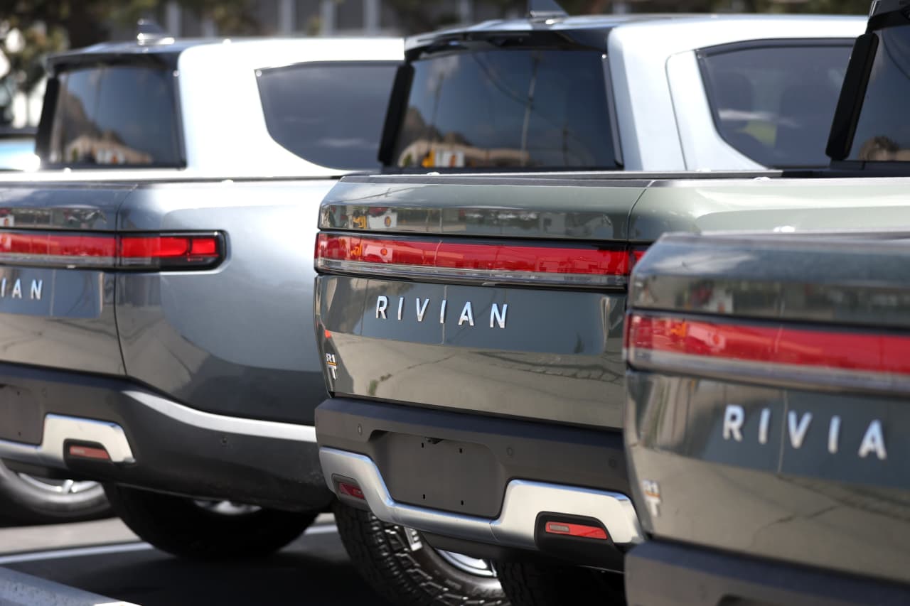 Rivian can’t avoid the ‘EV winter,’ Barclays warns in downgrade of its stock