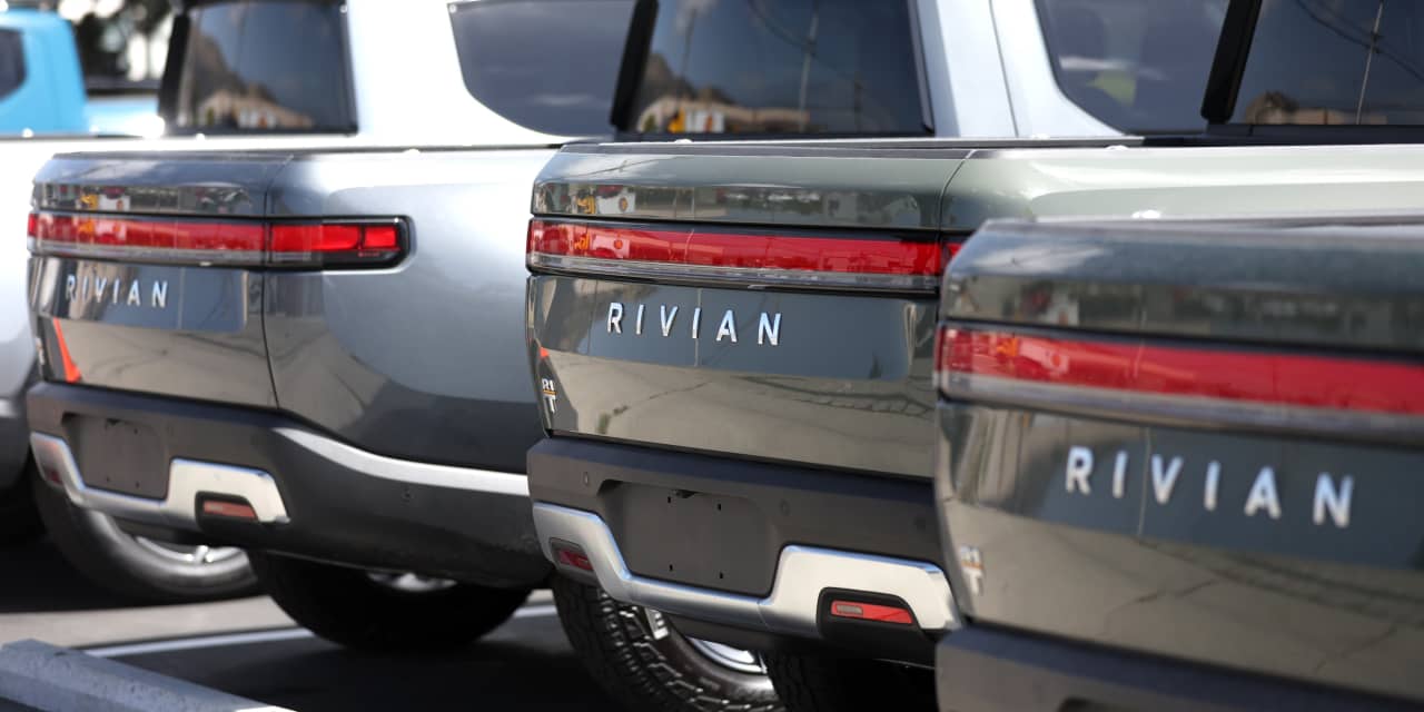 Rivian stock sinks 10% after revenue miss, weak outlook