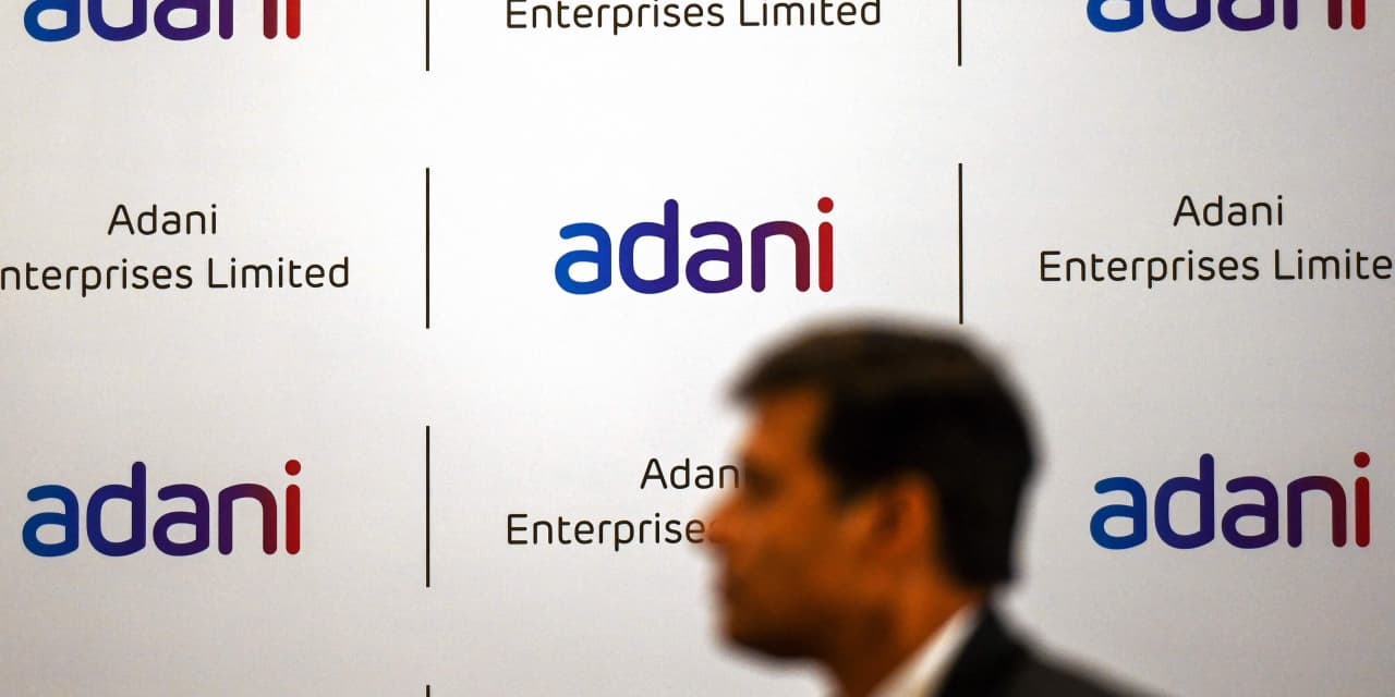 Adani selloff worsens after cancellation of .5 billion share sale