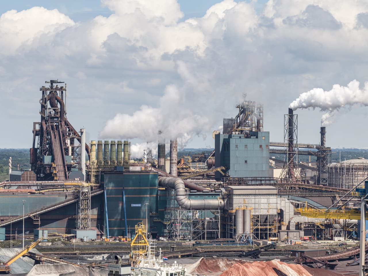 Bitcoin’s weakness is saying there will be a handoff to old-economy stocks, these market veterans say