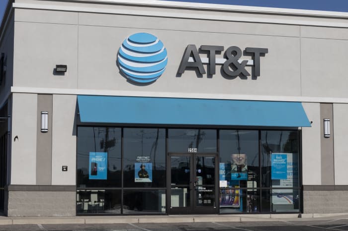 AT&T’s stock soars toward best day in 3 years as lead-cable update ...