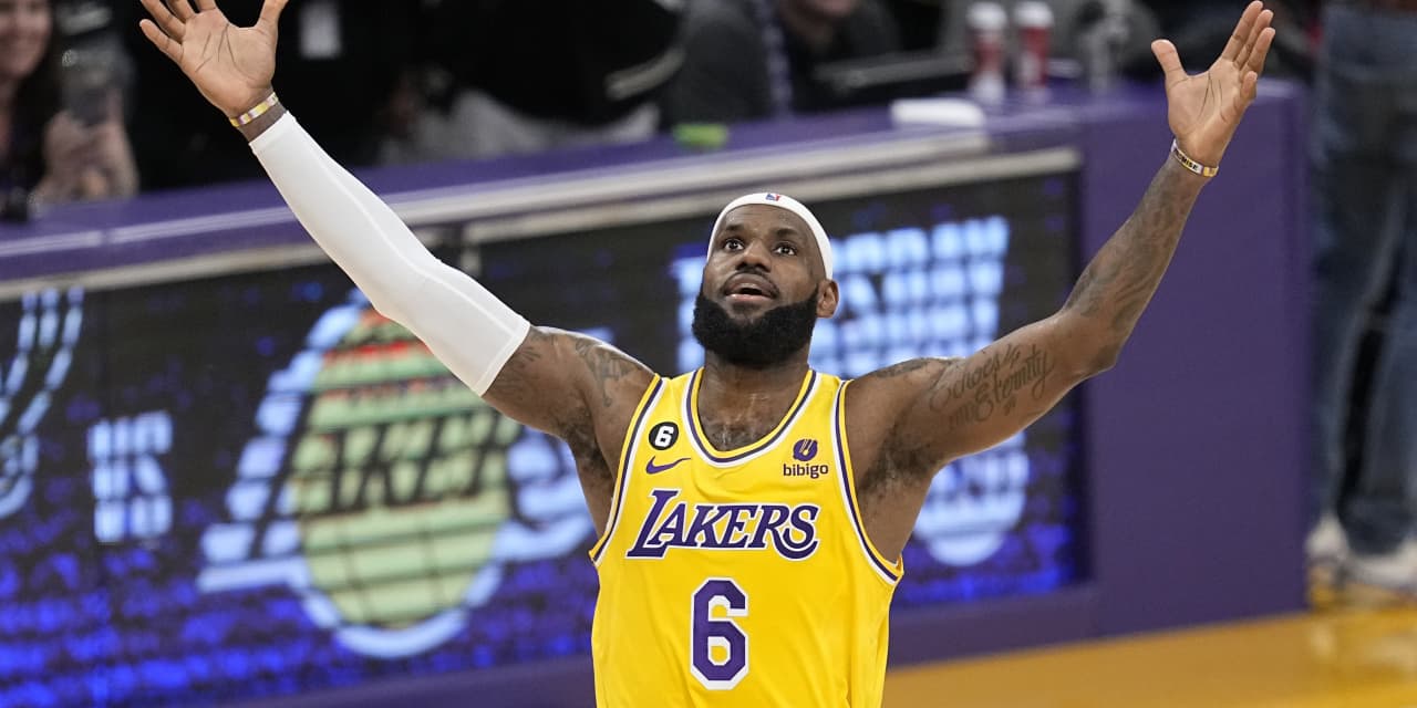 #: LeBron James makes history, sets NBA all-time scoring record