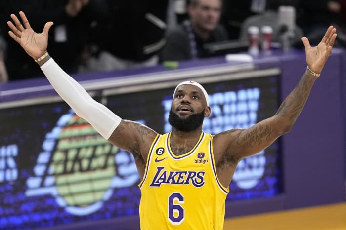 LeBron James Makes History & Leads Lakers To The