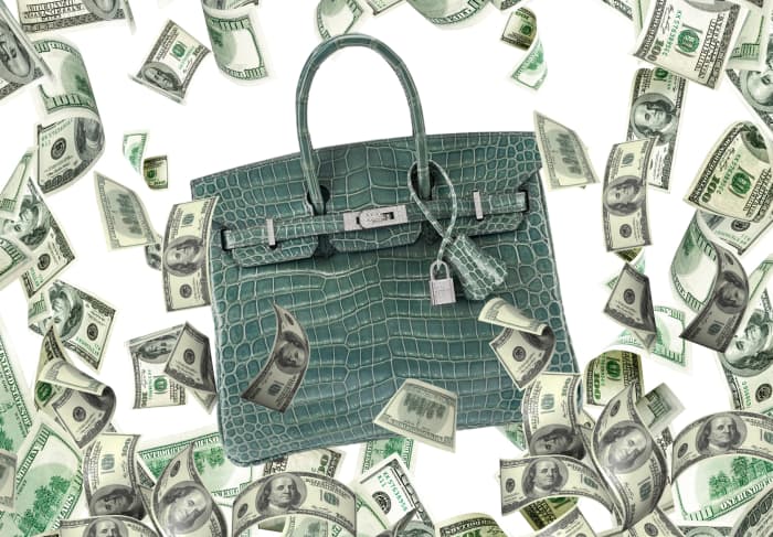 A Hermes' Birkin handbag was auctioned for $185,000 and that's short of  expectations - Luxurylaunches