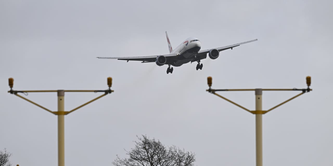 #: Easter flight disruption set to hit U.K. passengers as Heathrow workers strike