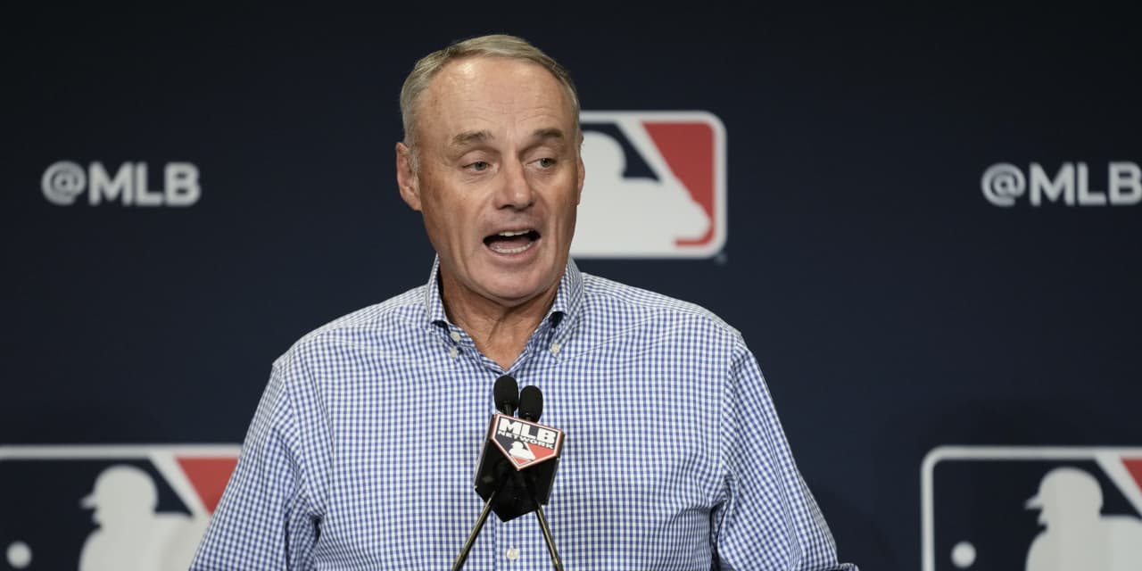 MLB Commissioner Rob Manfred says he plans to retire in January 2029 - Vimarsana News