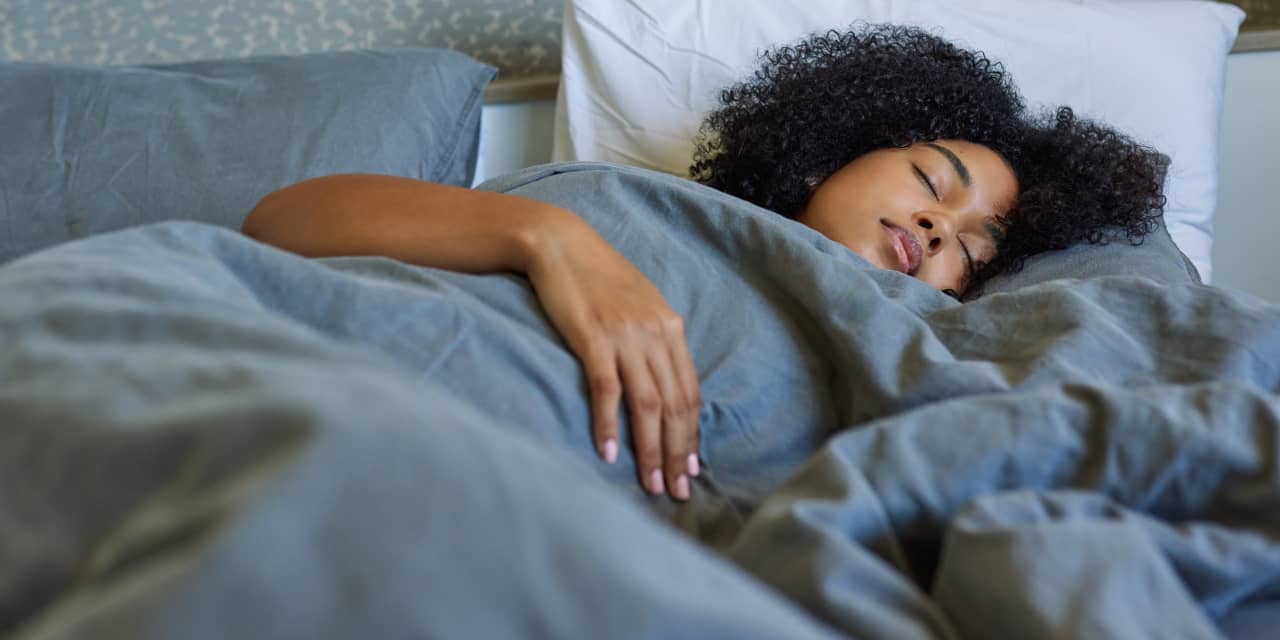 #: People need more sleep in the winter, science says