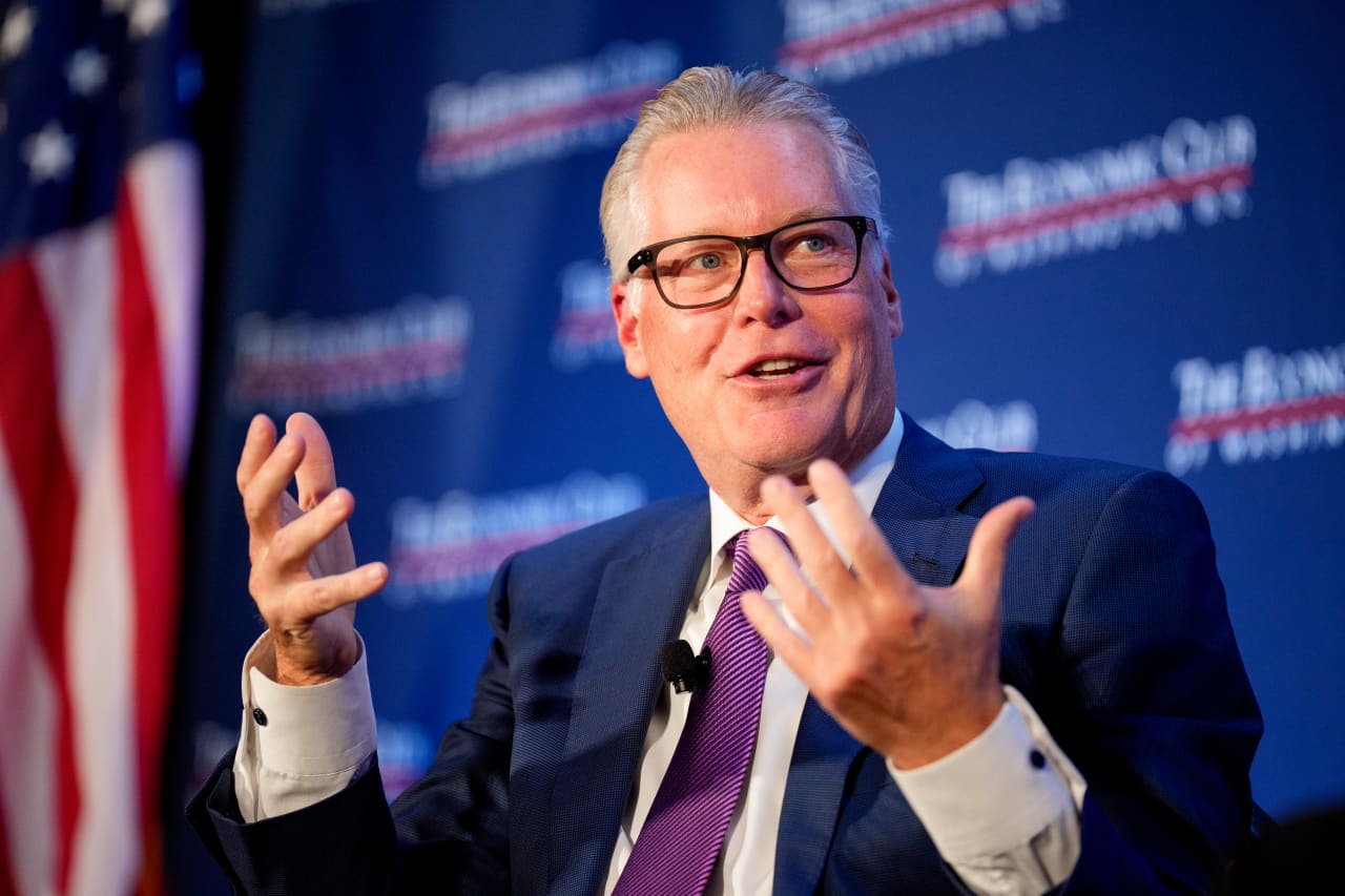 Delta CEO says the quiet part out loud: Airlines were a ‘political football’ during shutdown.