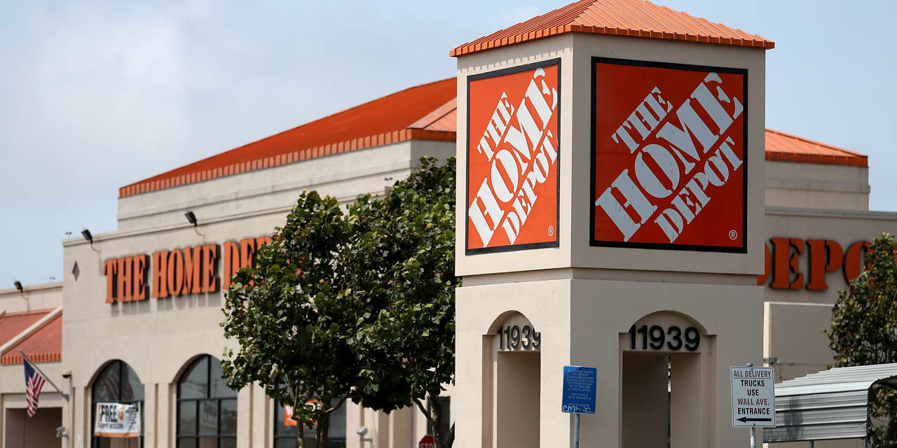 Home Depot raises dividend, boosting yield above 2.8%