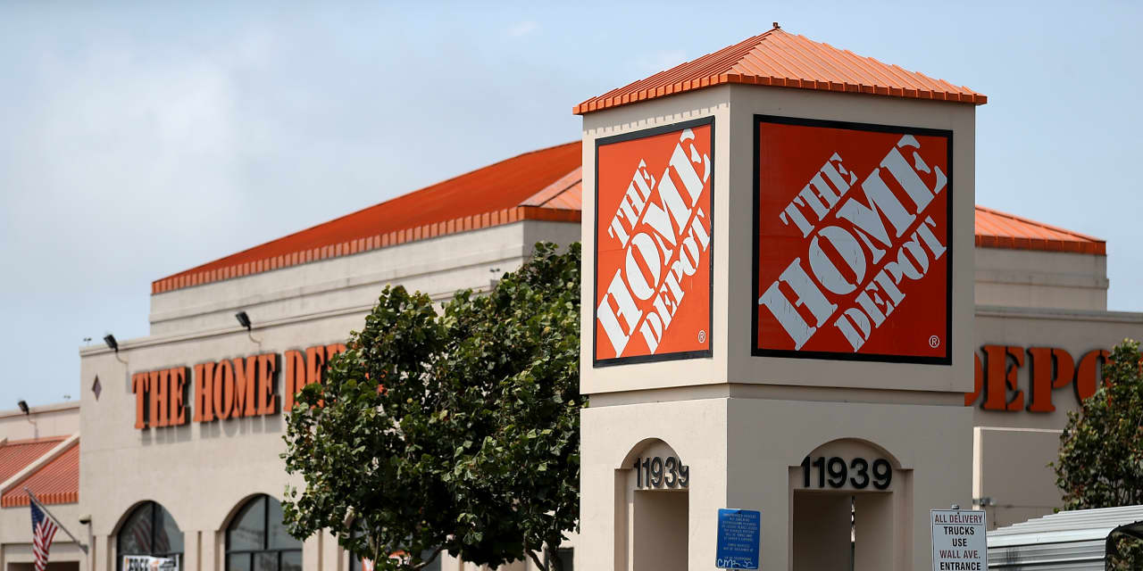 Home Depot raises dividend, boosting yield above 2.8%