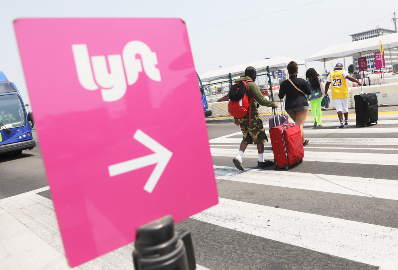 その他 Lyft Lyft to cut some jobs as it restructures its bikes and