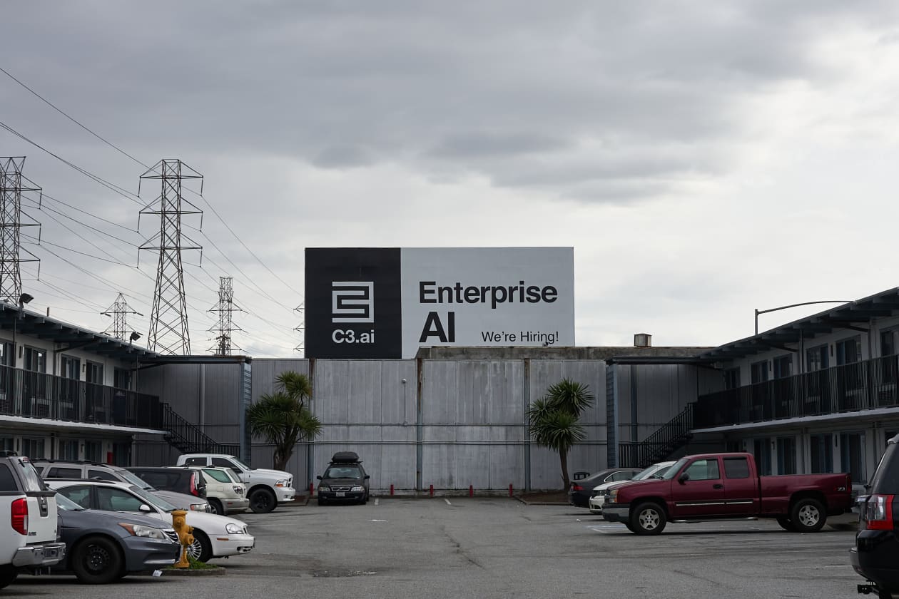 C3.ai gets downgrade, as analyst cites concerns about subscription ...