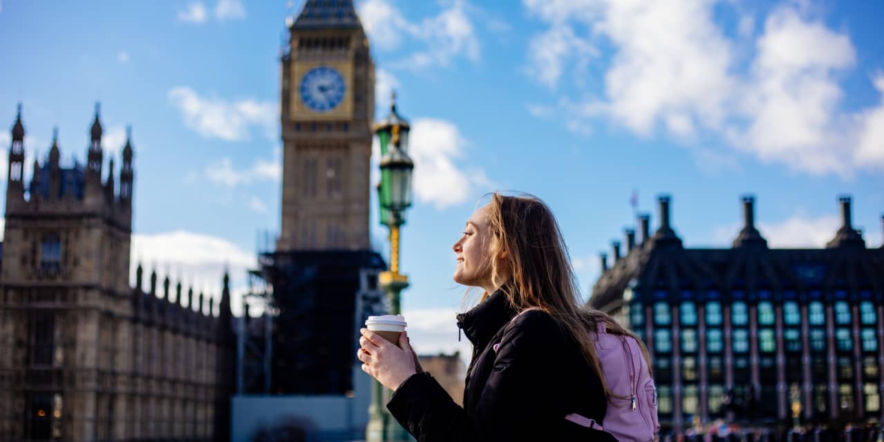 U.K. jobless rate rose slightly in three months to February as pay growth stalled