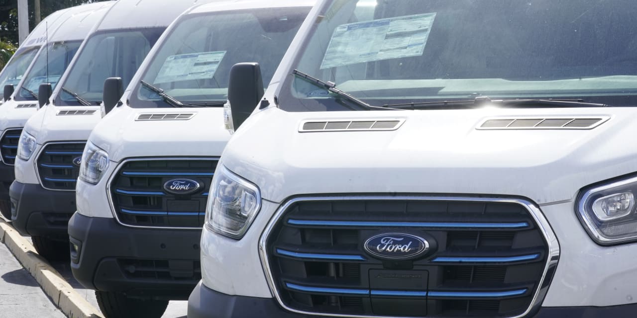 Ford to raise production as U.S. auto sales start to recover