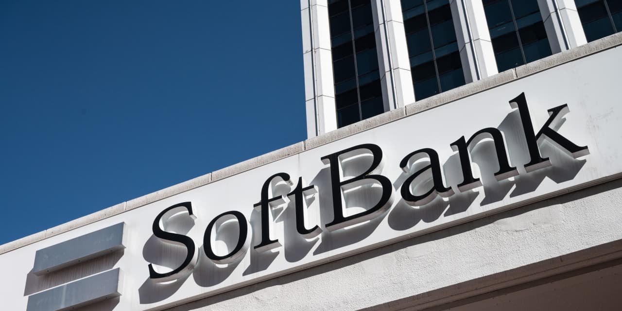 #: SoftBank’s Arm looks to raise at least $8 billion in U.S. IPO later this year: report