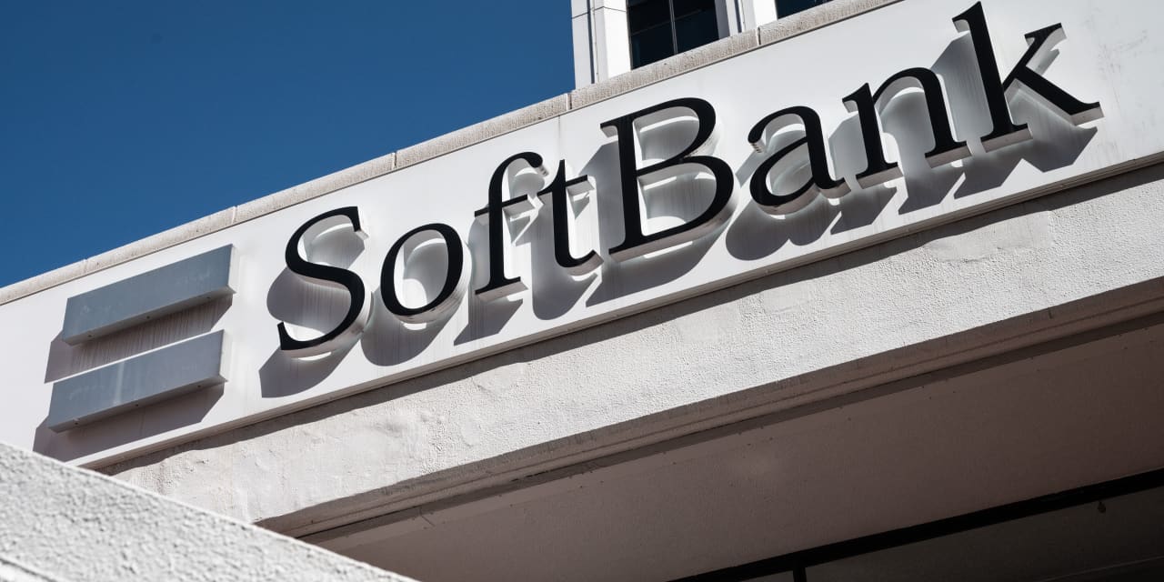 #: SoftBank’s Arm looks to raise at least $8 billion in U.S. IPO later this year: report