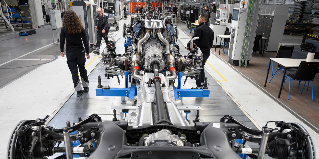 Mercedes-Benz confirms outlook after higher profit and revenue