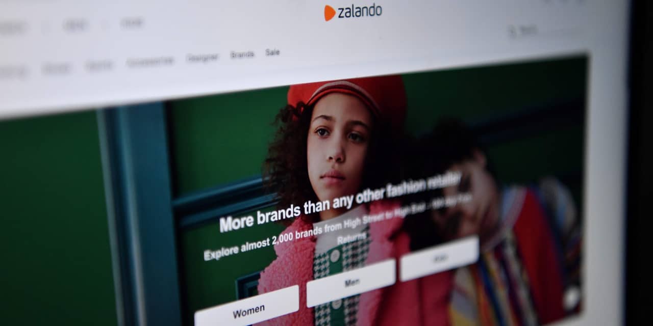 #Dow Jones Newswires: Online retailer Zalando reports lower revenue for 2022