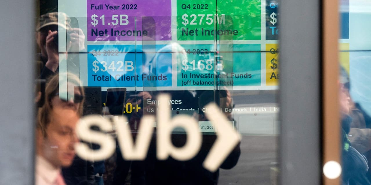 Opinion: SVB and Signature Bank failed after 2 looming risks went against them — and many other banks are facing the same fate.