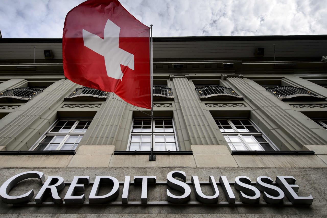 Credit Suisse shares tumble to new record low as European banking sector  reels - MarketWatch