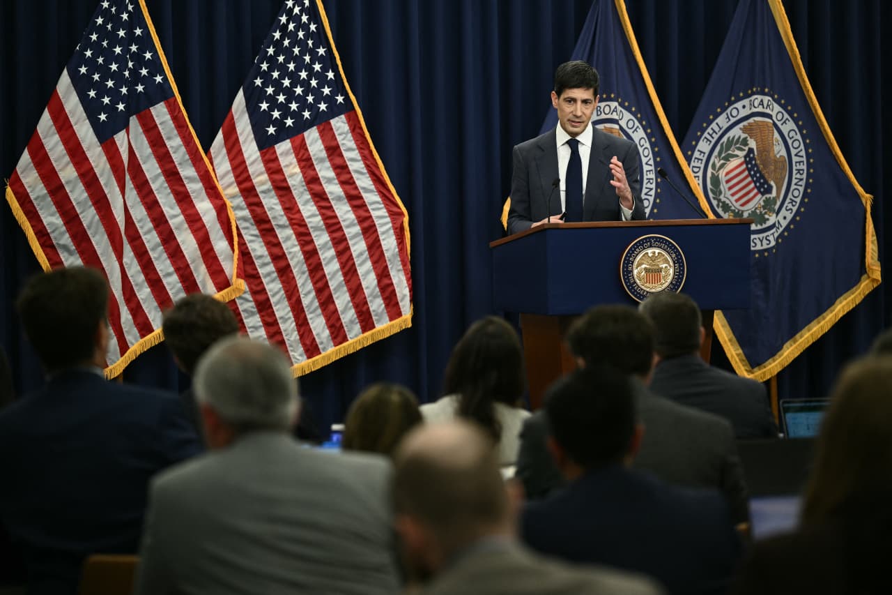 Kevin Warsh and J.D. Vance Question U.S. 2% Inflation Target