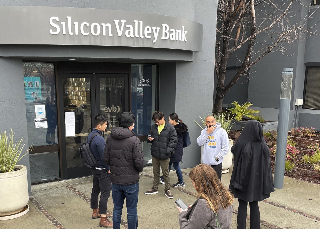 First Citizens Bank Agrees To Take Over Bankrupt Silicon Valley Bank ...