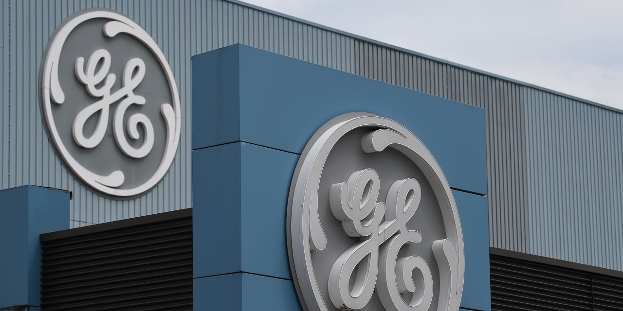 #: GE CEO Larry Culp agrees to $10 million cut in compensation