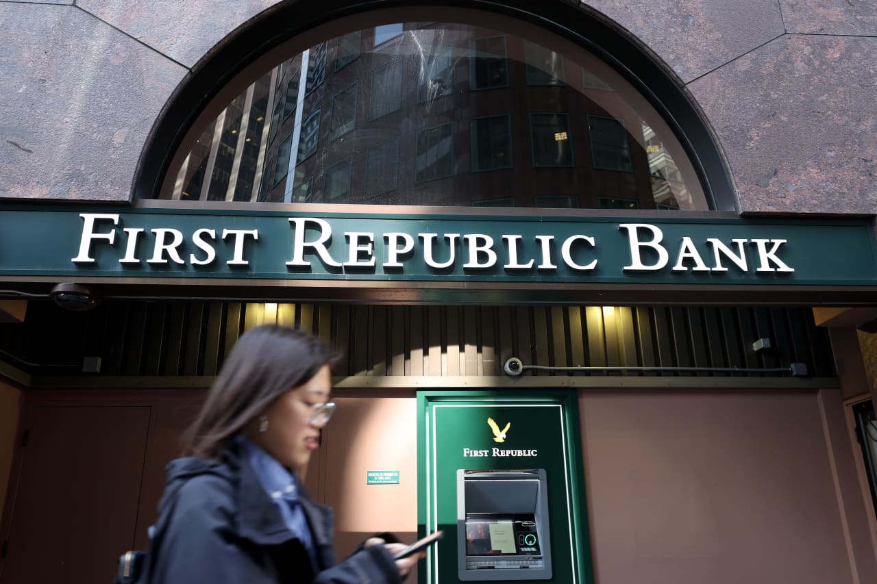 First Republic Bank's Stock Plunge Continues Despite $30 Billion Bank ...