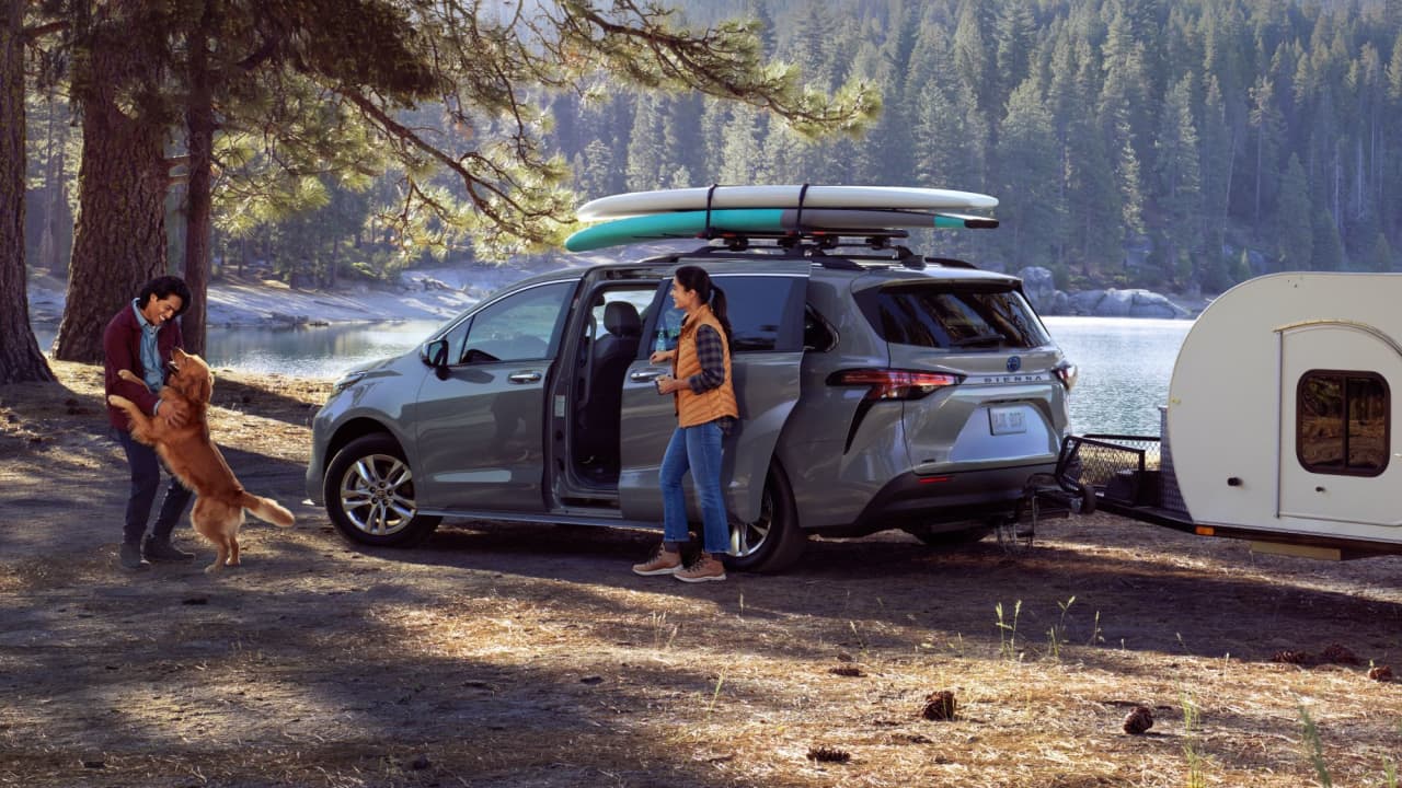 Should you get an SUV or a minivan? Here are the pros and cons of both.
