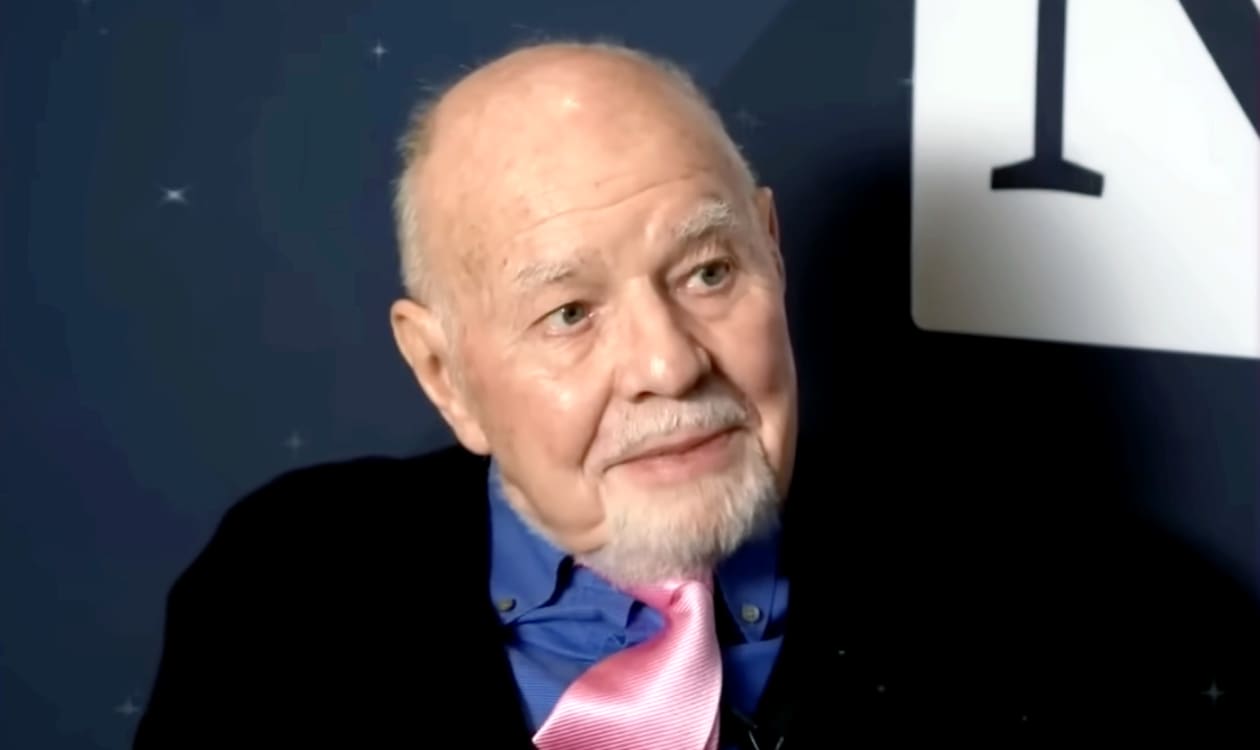 Gloom, Boom and Doom Report author recommends buying gold but not ...