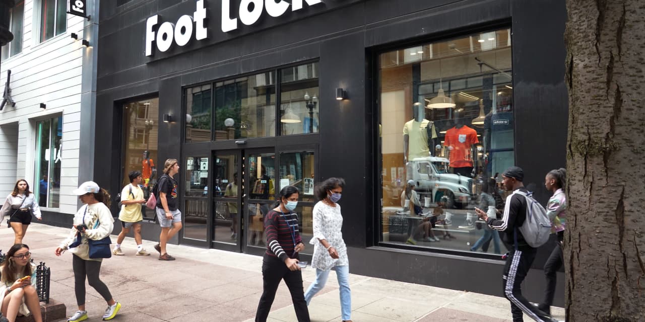 Foot Locker Prepares for Sales to Contract as Nike Focuses on DTC –  Sourcing Journal