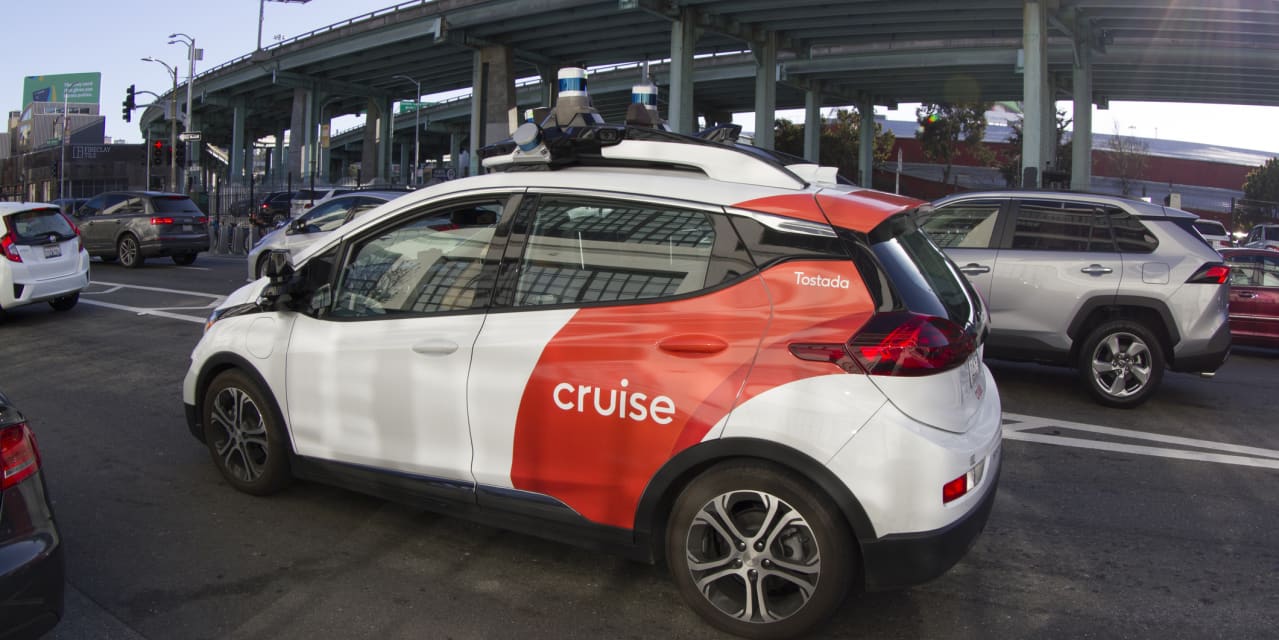 Cruise está retirando 300 autos autónomos después de que un autobús chocara contra San Francisco