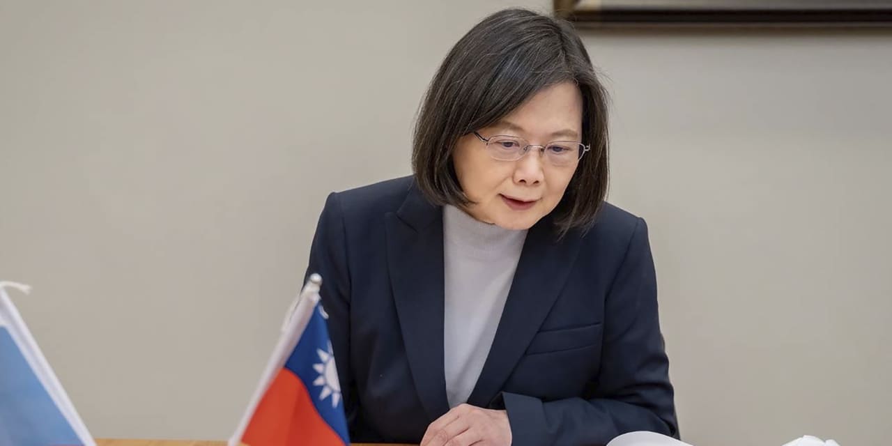 U.S. tells China not to ‘overreact’ to Taiwan leader’s stopover