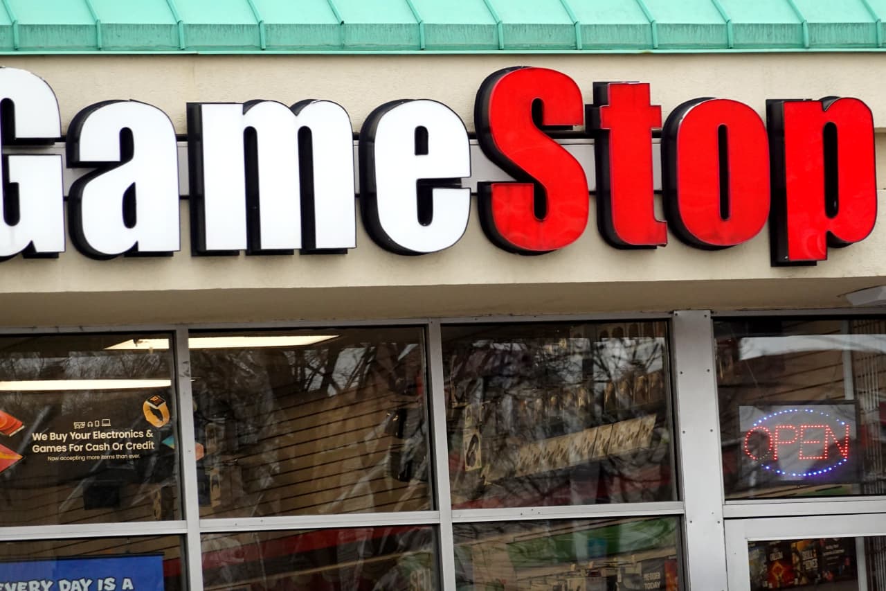 Gamestop electronics store