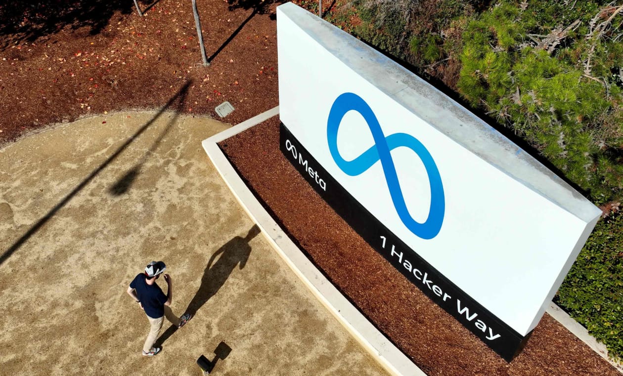 Meta stock jumps toward highest price in a year as Facebook parent predicts  renewed revenue growth - MarketWatch