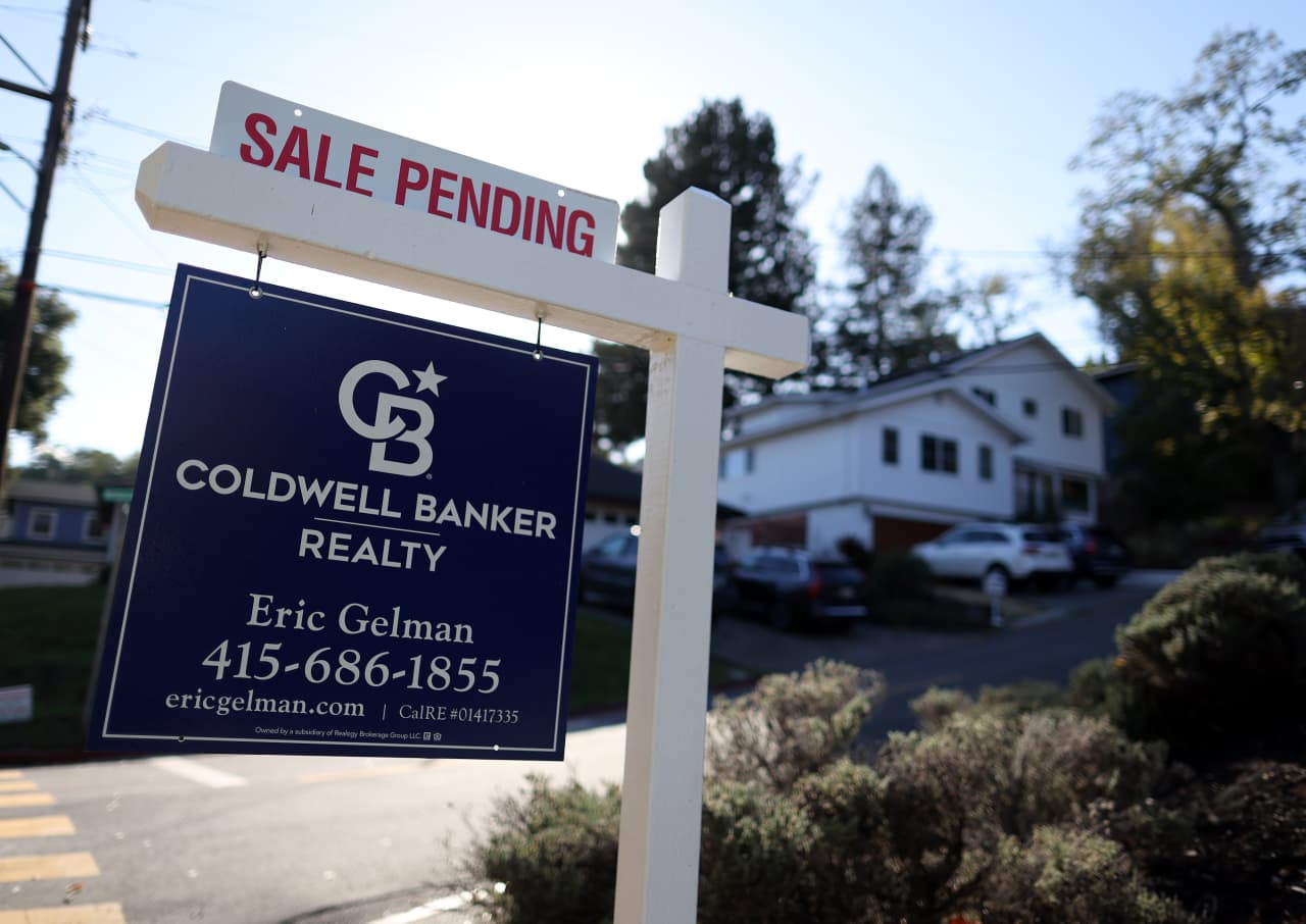 Pending home sales see unexpected jump in March, despite rising mortgage rates