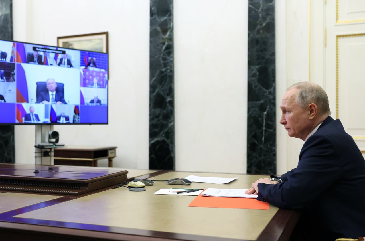 Putin Says Russia Will Station Tactical Nukes In Belarus - MarketWatch