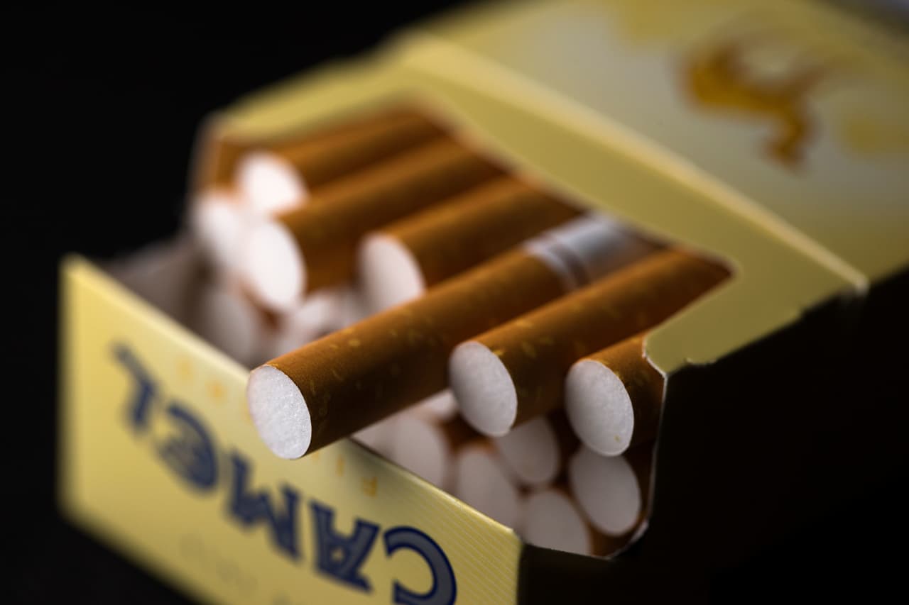 U.K. pushes to create ‘smokefree generation’ by banning sale of cigarettes to anyone born after 2009