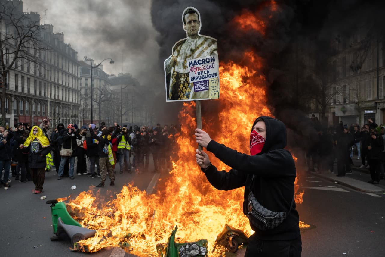 Watch: Protesters Storm Paris LVMH Offices on National Strike Day -  MarketWatch